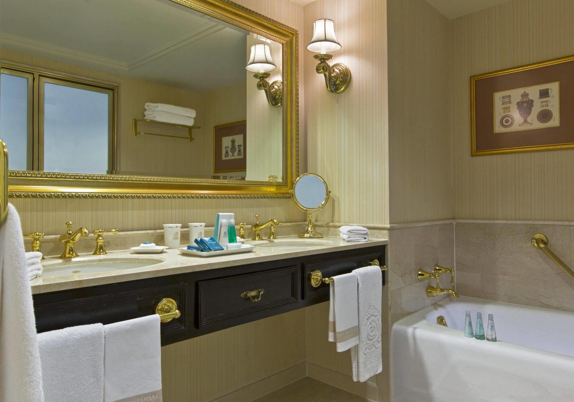 סנטיאגו San Cristobal Tower - A Luxury Collection Hotel מראה חיצוני תמונה
